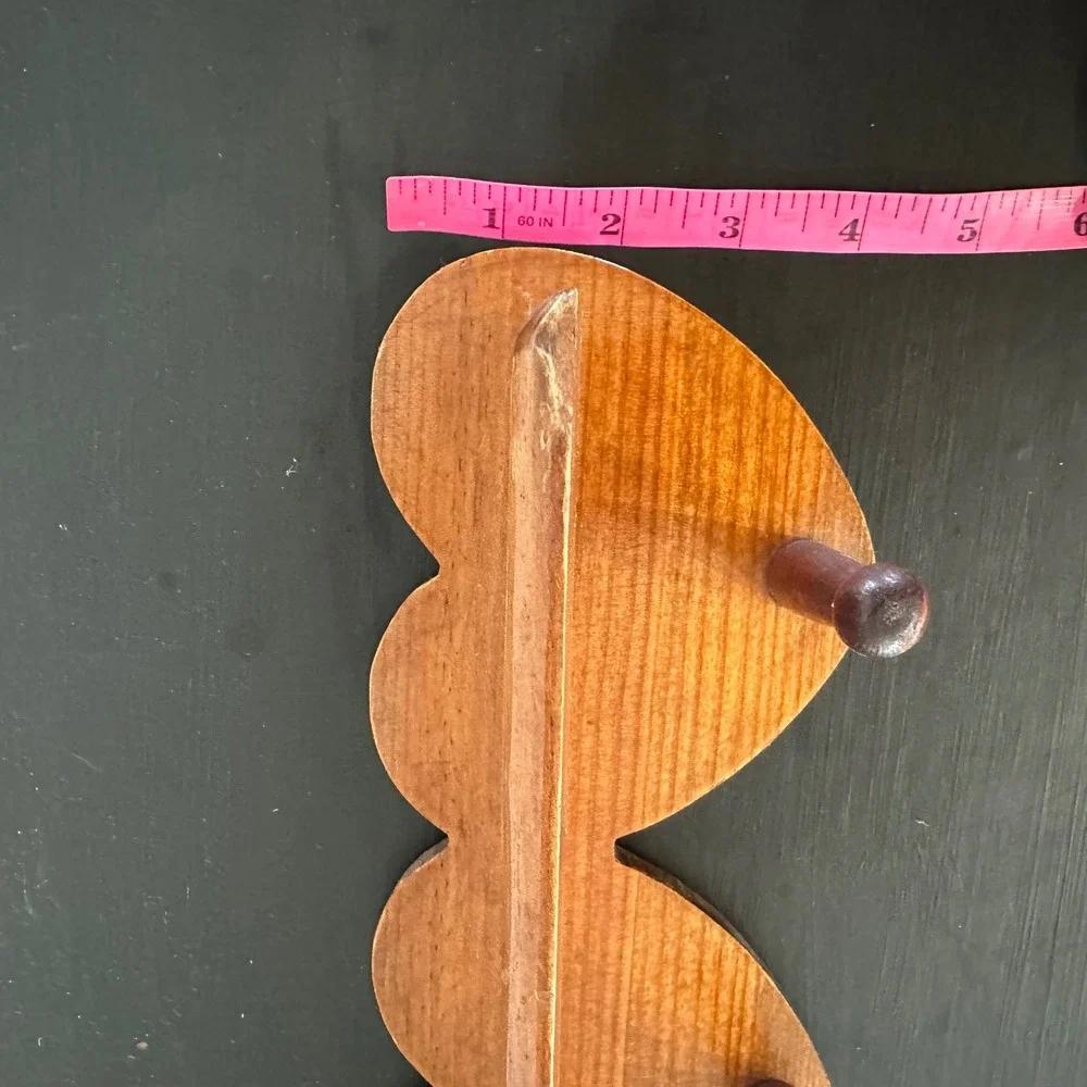 Vtg Wood Heart Cutout Peg Shelf Wall Mounted 3 Hook Cottagecore Farmhouse 15